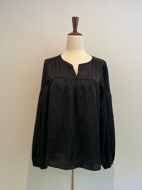 Vince Camuto Black Split-Neck Long-Sleeve Blouse